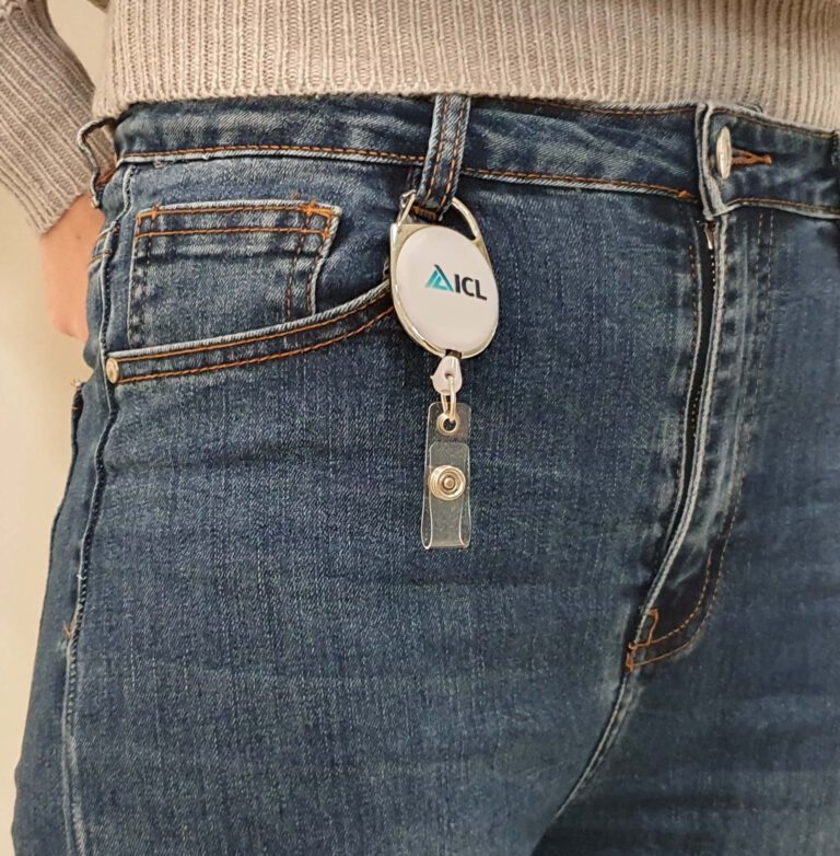 יו יו עם תפס מודפס